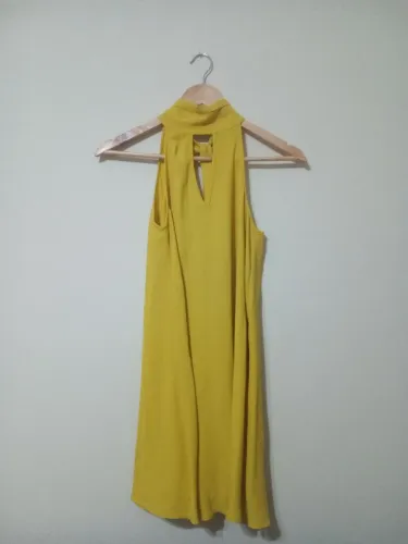 Vestido amarelo Forever 21 