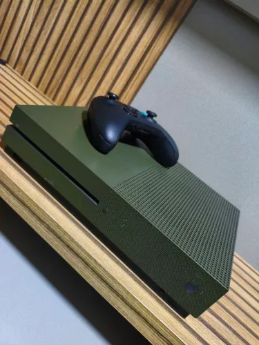 console Microsoft Xbox One 1TB Edição Especial Battlefield 1 na cor verde-militar
