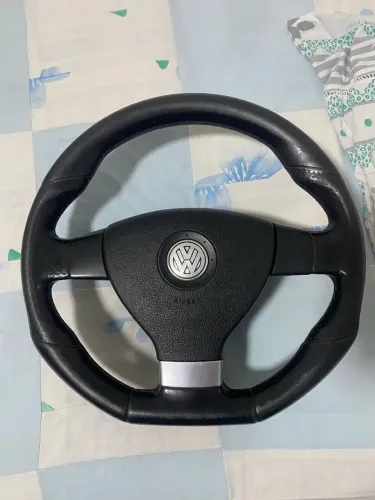 Vende-se volante do Golf