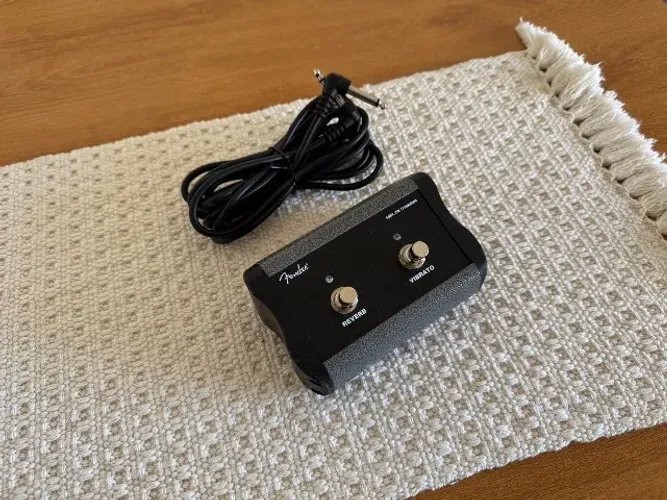 Footswitch Fender Tone Master 2 botões Reverb Vibrato