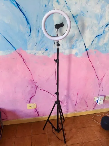 Ring Light LED com Tripé Ajustável e Suporte para Celular