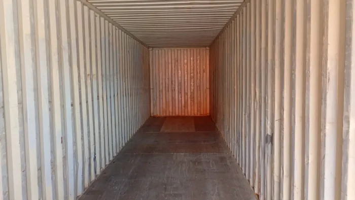 Vende se um container