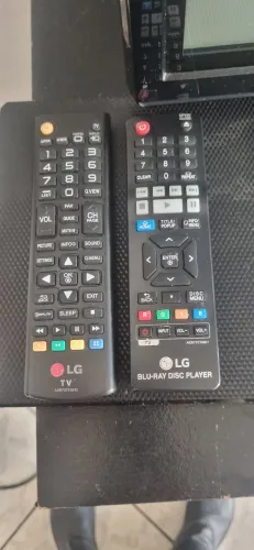 Televisão LG 50 polegadas e um Blu-Ray LG