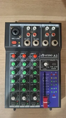 Mesa de Som Vedo
