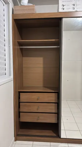 Guarda-roupa casal em ótimo estado