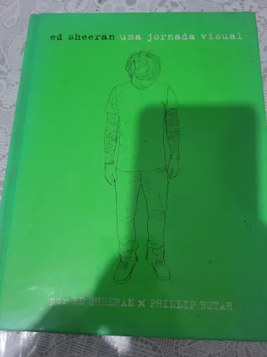 Livro Ed Sheeran Uma Jornada Visual novo e lacrado
