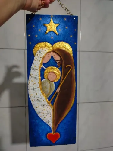 Sagrada Família.Pintura acrílica em relevo na madeira.
