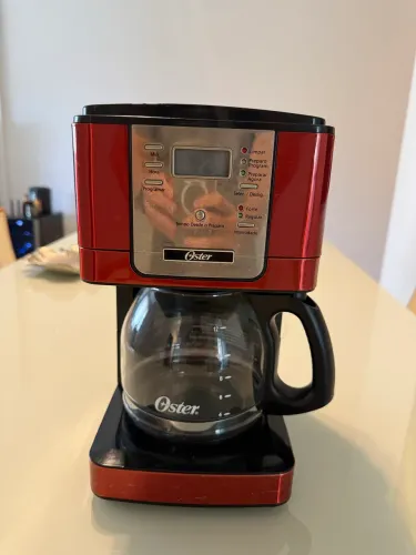 Cafeteira Oster programável 