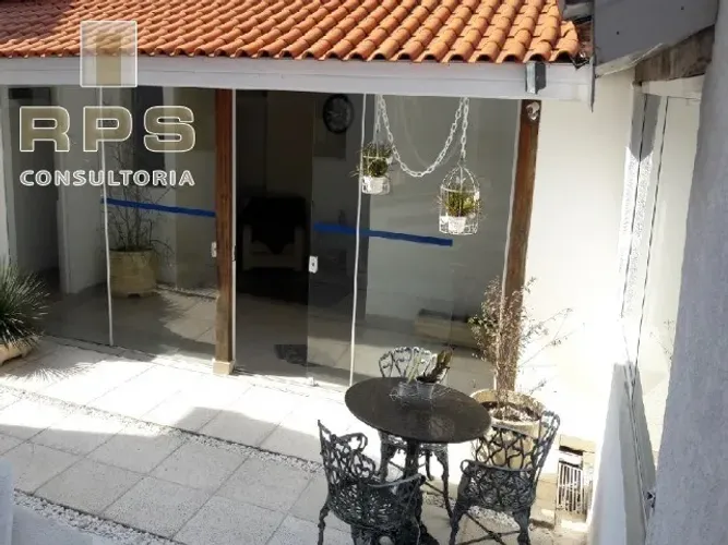 Casa comercial a venda em Atibaia , excelente localização , rua movimentada , 03 dormitóri