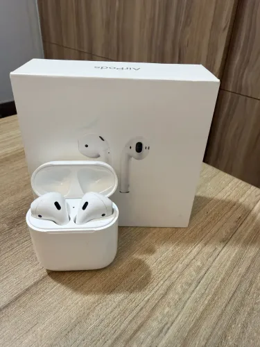AirPods 2 Originais com Caixa e Capinhas (Usado)