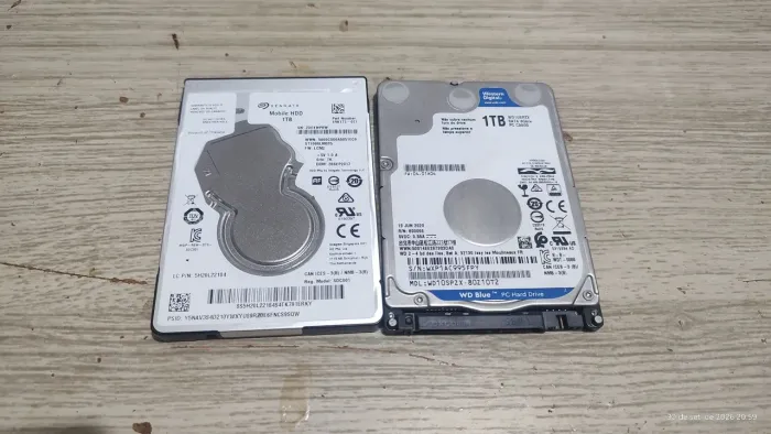 2 HDs de 1tb cada 100% ok
