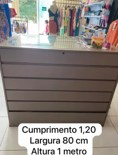 Vendo balcão para loja ou closet 