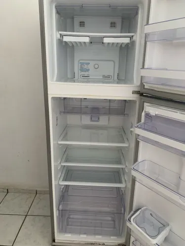 Geladeira frost free 380 litros inox