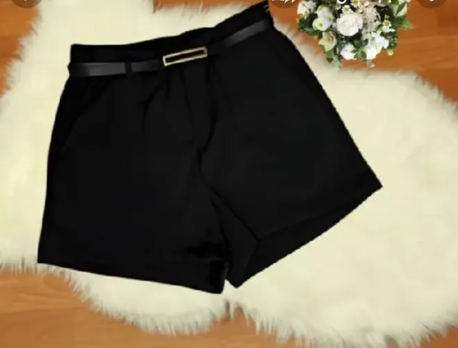 Vendo short social alfaiataria novo tamanho M // valor 30 reais // retirada no zumbi 1