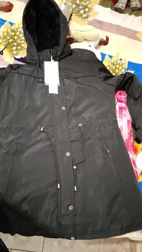 Parka nova peluciada