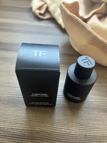 Perfume tom ford ombre leather 4ml