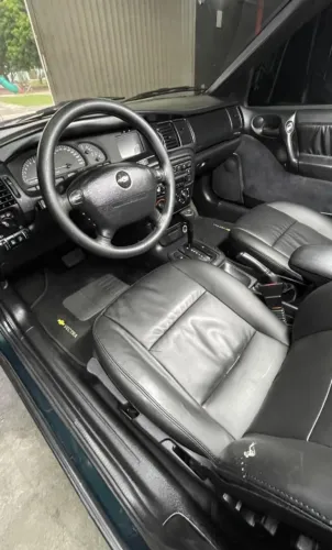 Chevrolet Vectra CD 2.2 16V / 2.0 16V Mec./aut. 1997