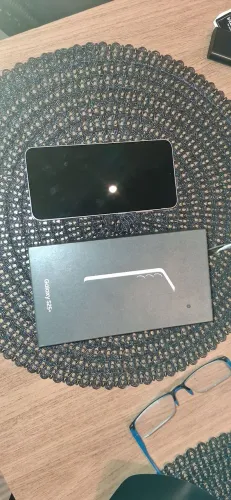 Samsung Galaxy s25 + 512GB prata novo