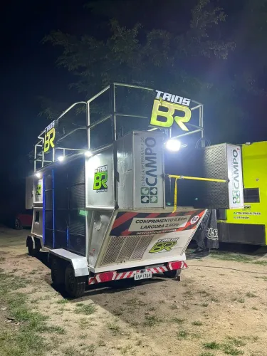 VENDO ESTRUTURA DE MINI TRIO