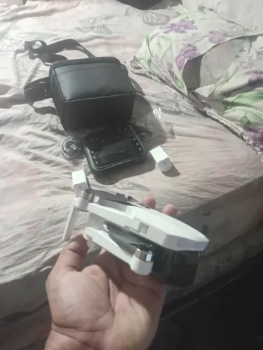 Drone sx1com 2 baterias controle com tela filmagem em 4k quinbo com estabilização GPS