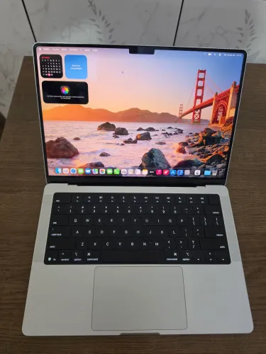 Apple macbook pro 14 m5 A3434 M5 16gb 512ssd top