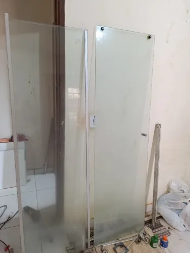 Vendo box vidro, pra banheiro de até 1.20mt
