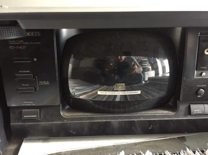 Disqueteira Pioneer 100 cds
