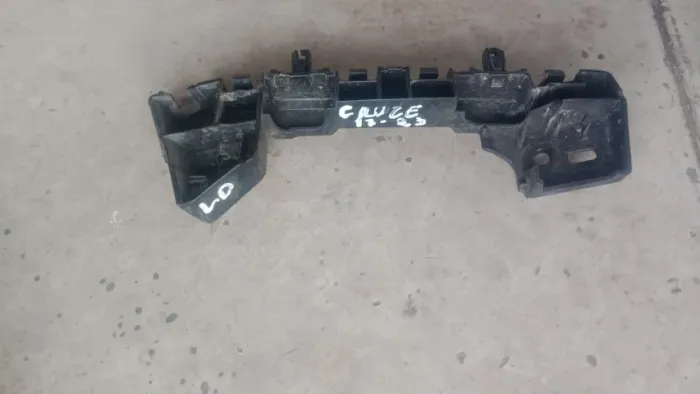 Guia Suporte Para-choque Chevrolet Cruze 2017 / 2023 L direito