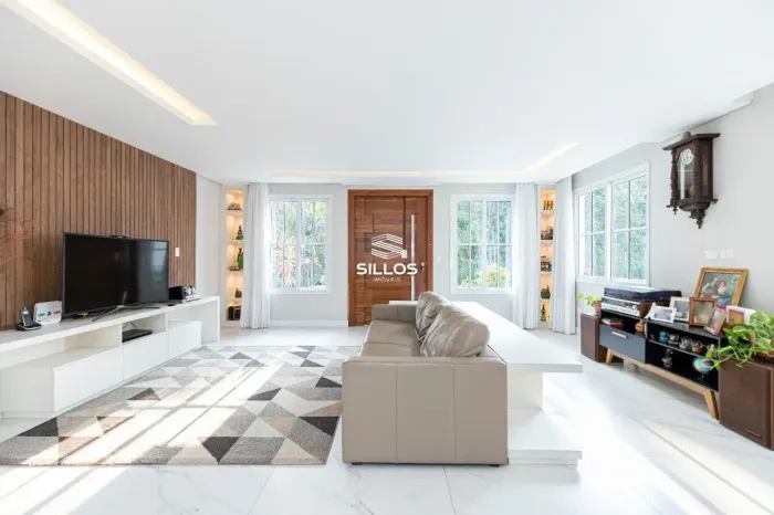 Sobrado à venda com 3 quartos no Santa Felicidade em Curitiba