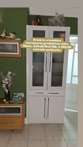 Armário cristaleira marcenaria 