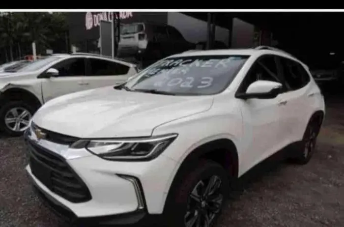 Tracker 2020 sucata pra retirada de peças