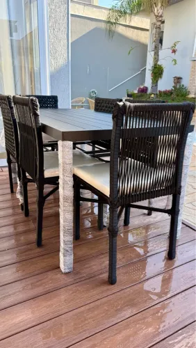 Conjunto de mesa e cadeiras para área externa