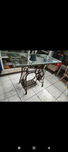 Mesa rústica vintage pé de ferro Singer original 
