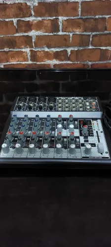 Mesa de Som Behringer Xenyx 1202FX (Usada sem Problemas)