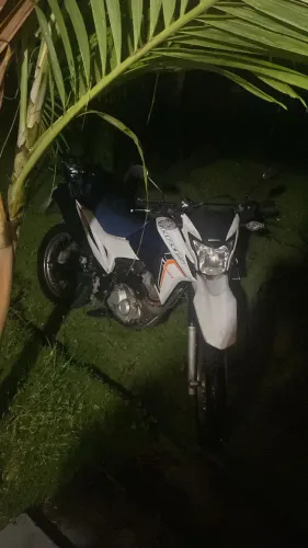 Bros 2024 em ótimo estado 