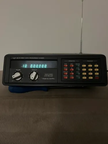 Scanner Realistic PRO-2020 (RadioShack) - Equipamento de Recepção VHF/UHF (Sem Teste)