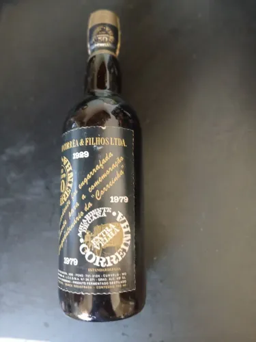 Garrafa de Aguardente Extra Velha Correinha 1979