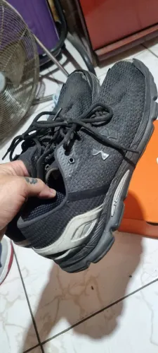 Tenis under armour 43