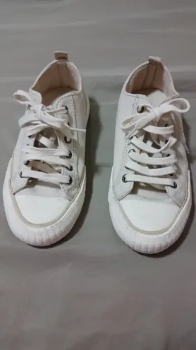 Tênis branco casual