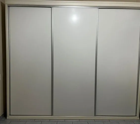 Guarda-Roupa 3 Portas Deslizantes