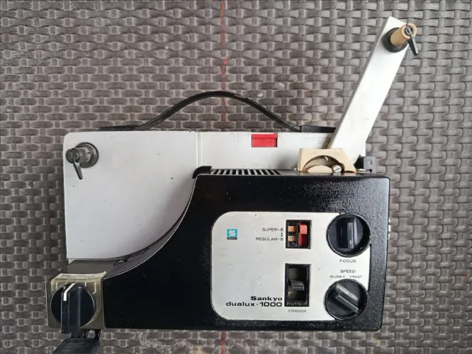 Projetor Sankyo dualux-1000