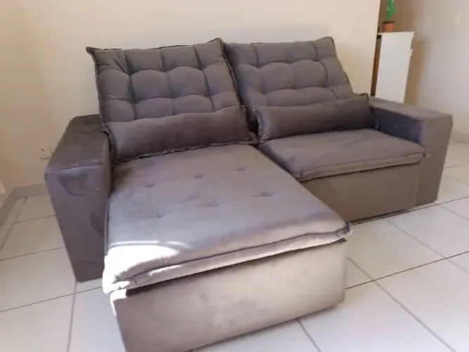 Sofá retrátil novo