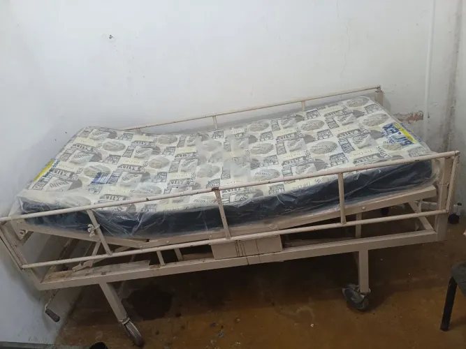 Cama hospitalar com colchão 