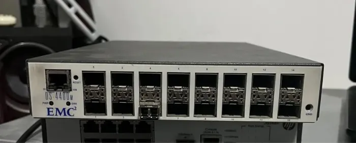 Switch EMC Connectrix DS-4400M 8X  