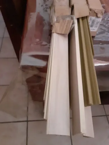 14 perfil piso parede eucafloor novo de 1.80m cada..para laminado ou vinilico...cor clara 