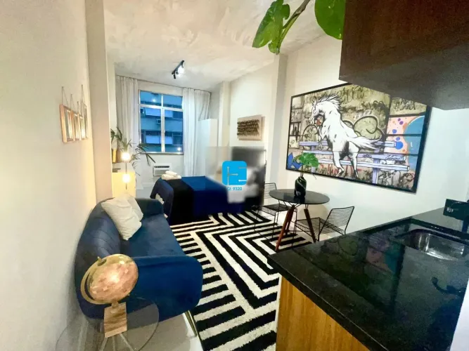 Studio com vista lateral para o mar em Copacabana