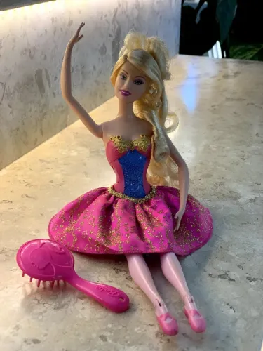 BARBIE ® TWINKLE TOES | BAILARINA ARTICULADA | 2009