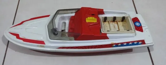 Barco de Brinquedo Guliver Homem Aranha e Capitão América 