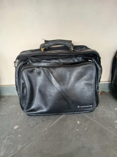 Pasta / bolsa / mala trabalho preta - ideal p/ vendedor - carregar muita coisa