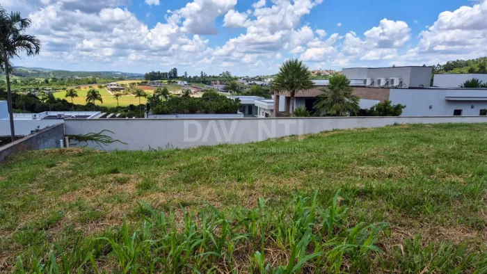 Terreno à venda no Condomínio Entre Verdes em Campinas na Davanti Imóveis.